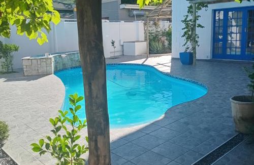 Komani House | Reeds House - a place to feel at home
