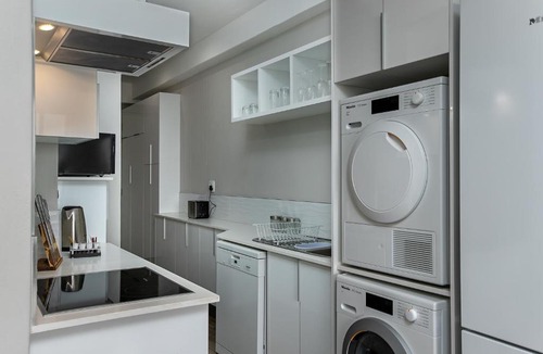 Pretoria Apartment | Regency 1 Bedroom Executive Apartment Menlyn