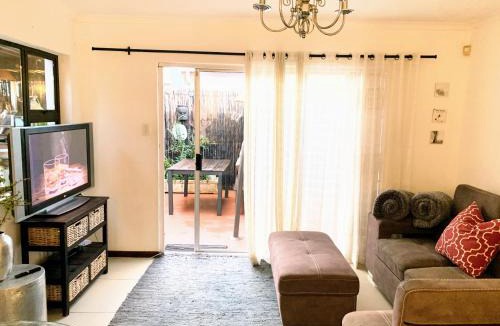 Parklands Apartment | Regent Casa's - Cape Towns Blouberg Area - Where 20 people can stay