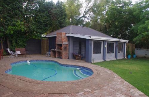 Waverley Apartment | Relax in Joy & Mignon for a bushveld Feeling