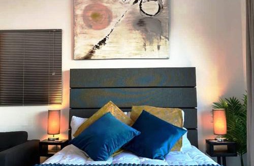 Glencairn Apartment | Relax,Revive,Reset & enjoy the sounds of the sea!