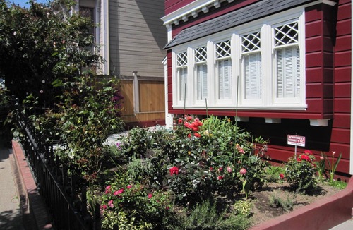 Pacific Heights Apartment | Remodeled 2-BR Pacific Heights,SF Gem with Deck in Historic 1883 Building