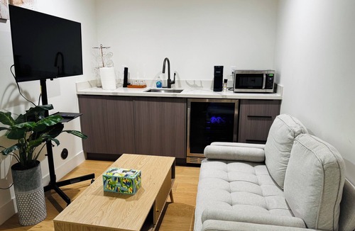 Outer Mission House | Remodeled Private 2BR with Driveway Parking & Pet Friendly