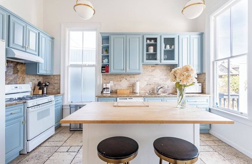 Prescott House | Renovated Historic House minutes from SF!
