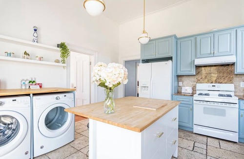 Prescott House | Renovated Historic House minutes from SF!