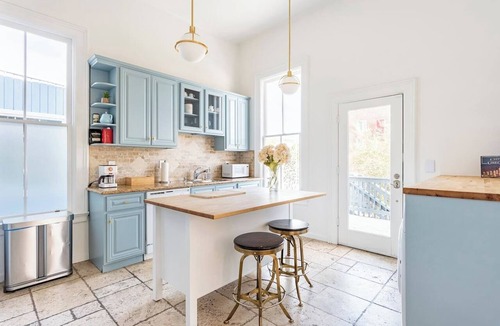 Prescott House | Renovated Historic House minutes from SF!