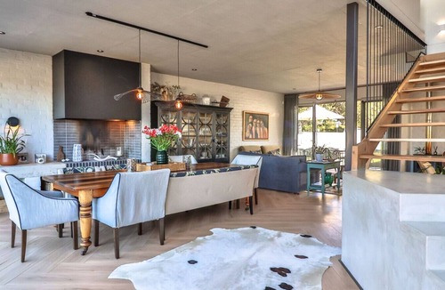 Voelklip House | Reservoir House | Elegant design | Easy living!