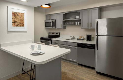 Shoreline West Hotel | Residence Inn by Marriott Palo Alto Mountain View