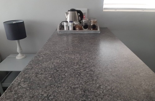 Ashton Apartment | Rest4Sure Self catering unit on Route 62