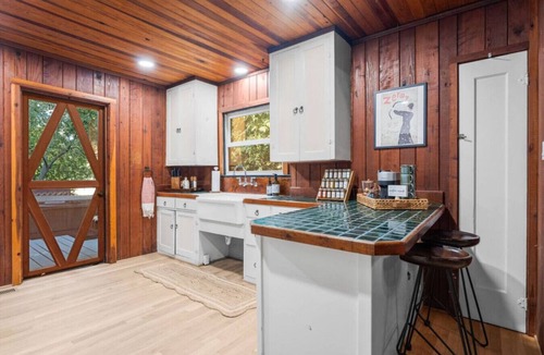 Lexington Hills House | Rhythm and Redwoods Treehouse