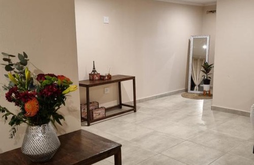 Moletji House | Ribeng la Noka Conference and Leisure Center
