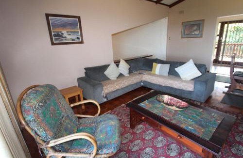 Uvongo House | Ridge road 18 Holiday House