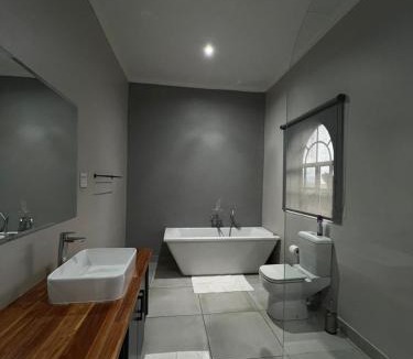 Leeupoort Bed & Breakfast | Riecor Guest Farm