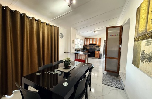 Lansdowne House | Rihla Residences - Delightful 4-bedroom house in Cape Town