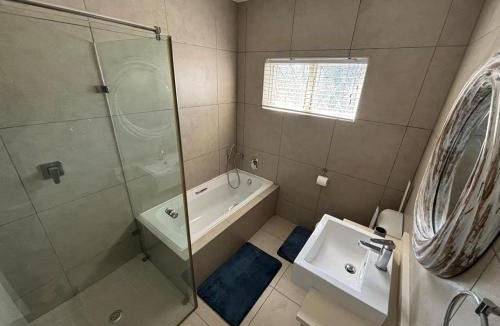Glenmore House | Ris-i-Biekie