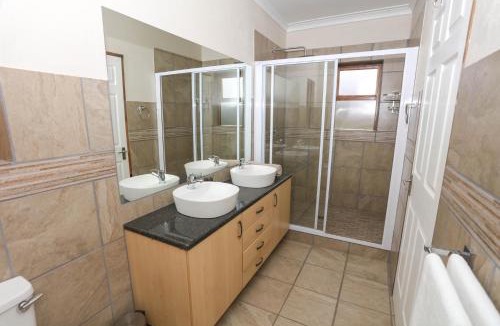 uMngeni Cabin | River Bend Farm