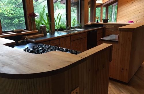 Ukiah House | River House with Studio
