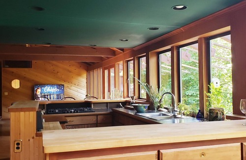 Ukiah House | River House with Studio