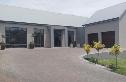 Parys House | River House