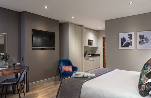 Upington Bed & Breakfast | River Place Manor - Deluxe Double or Twin Room E