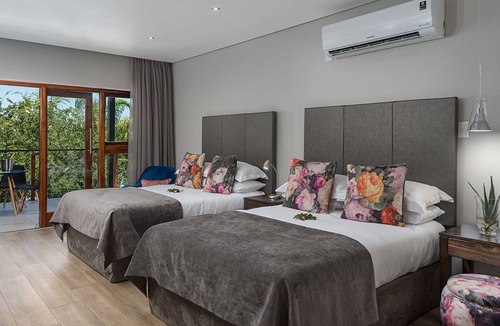 Upington Bed & Breakfast | River Place Manor - Family Room B