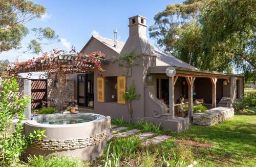 Stanford House | Rivergate Guest Farm