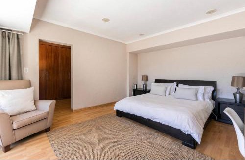 Greater Johannesburg Metropolitan Area Villa | RiverHouse