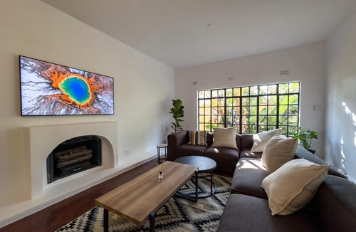 Greater Johannesburg Metropolitan Area Villa | Riverside House with Indoor Pool