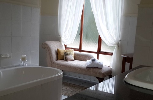 Claremont House | Riversong Guest House
