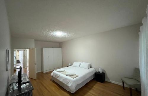 Pollok Beach Apartment | Robridon