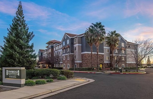 Rocklin Apartment | Rocklin Studio w/Free Breakfast, Hot Tub & Pool