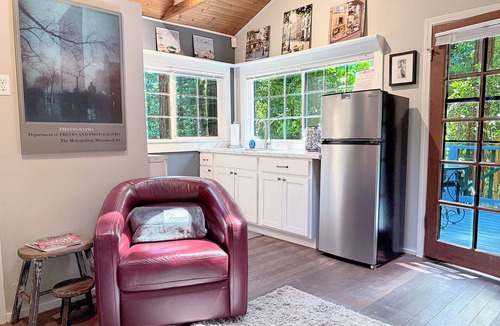 Guerneville Cottage | Romance at the Russian River~5 STAR~HotTub~FireTable~Dog–Guerneville Cottage