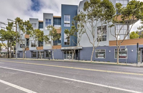 Longfellow Apartment | Romantic Plant filled studio Beautiful vibes! Spa Services Available