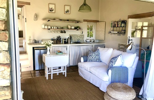 Hout Bay Cottage | Romantic sea side cottage