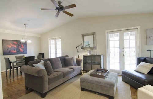 Tarrytown House | Romantic townhouse with private entrance, private patio, WiFi, and full kitchen