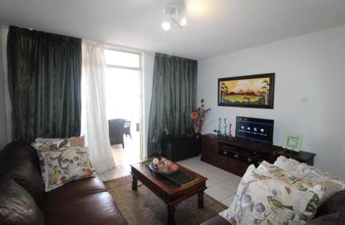 Margate Beach Apartment | Rondevoux 26