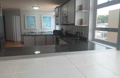 Margate Beach Apartment | Rondevoux 27