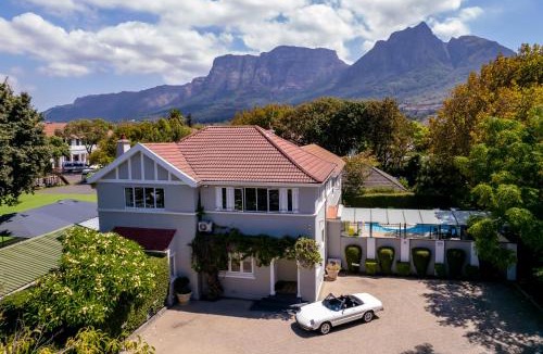 Rondebosch House | Roodenburg House
