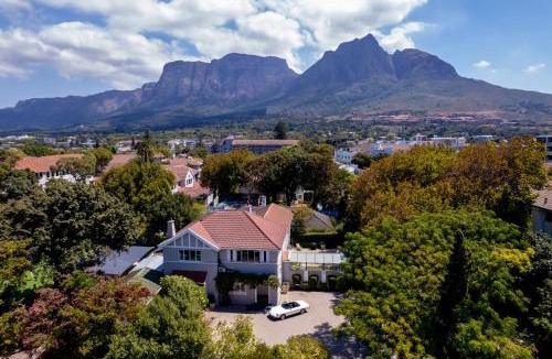 Rondebosch House | Roodenburg House