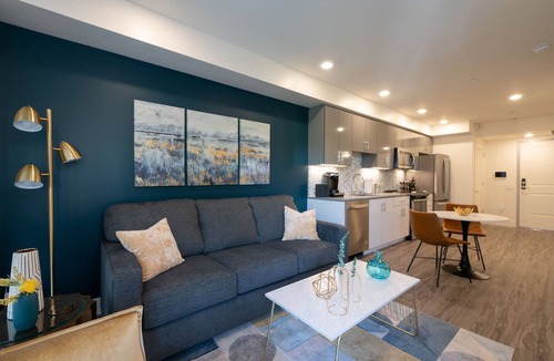 Walnut Creek Apartment | Rooftop Hot Tub, Walk All of Walnut Creek