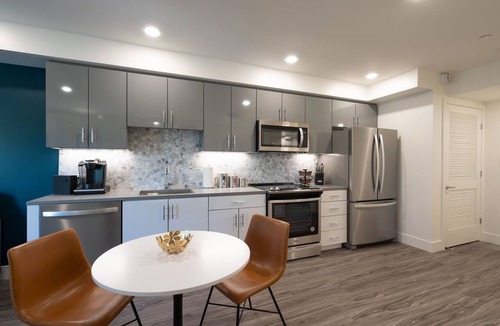 Walnut Creek Apartment | Rooftop Hot Tub, Walk All of Walnut Creek