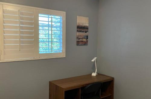 Central District House | Room 4