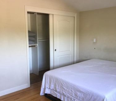 Central District House | Room 4