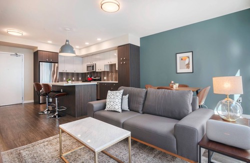 South of Market Apartment | Roomy SoMa 1BR w/ Gym, Roofdeck, BBQs, walk to Tech HQs by Blueground