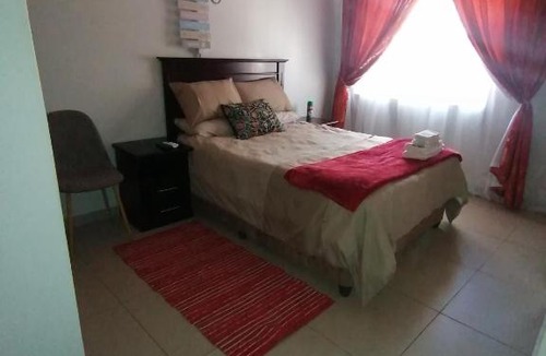 Tsantsabane Bed & Breakfast | Rose and Thorn Guesthouse