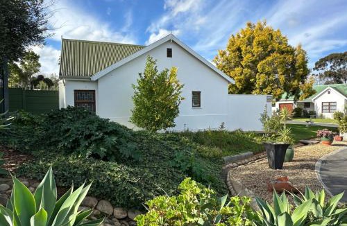 Worcester Apartment | Rose Garden, a Self-catering cottage