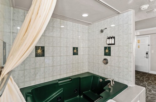 College Park Hotel | Rose Garden Inn - San Jose Airport