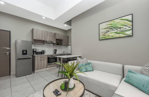 Parkwood Apartment | Rosebank Chic: Luxe City Living