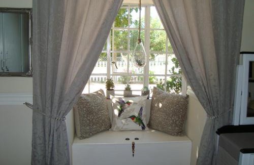 Klerksdorp Bed & Breakfast | Roses and Pebbles B & B Guest House