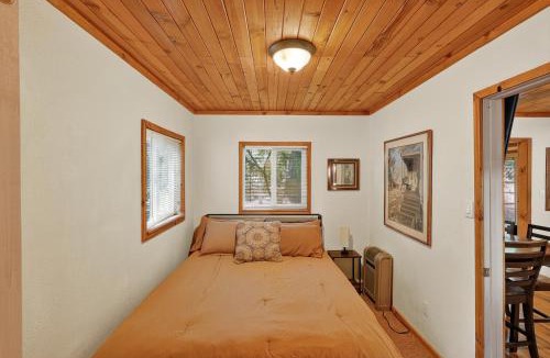 Cobb Hotel | Rouge Cobb Mountain Hotel - Cabin 5